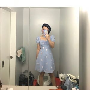 Cute dress with Daisy on